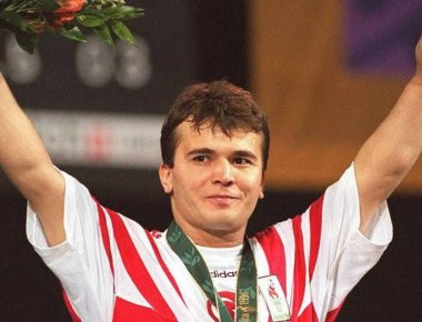 Από μια κλωστή κρέμεται πάλι η ζωή του Ν.Σουλεϊμάνογλου: Υπέστη εγκεφαλική αιμορραγία